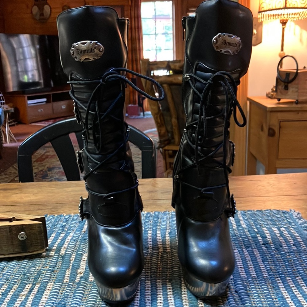 Demonia Muerto-1026 size 9